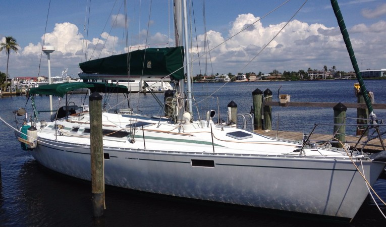 43 Beneteau Starboard Profile