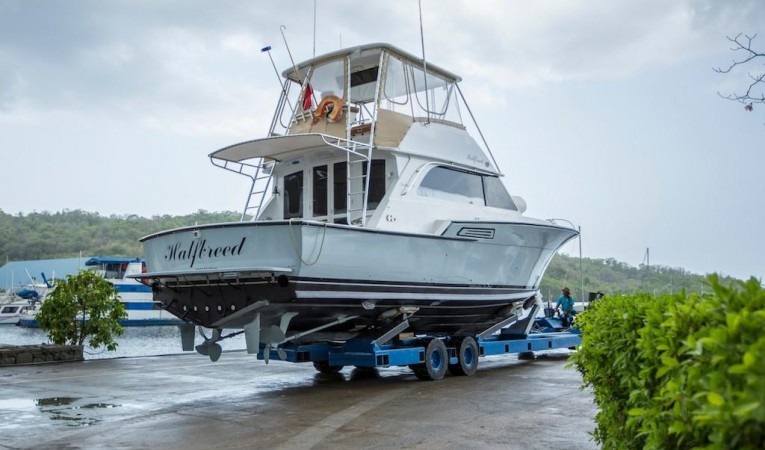 46 Bertram Starboard Stern Profile
