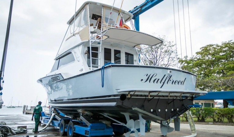 46 Bertram Port Stern Profile