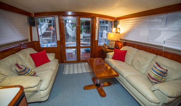 46 Bertram Main Salon Aft