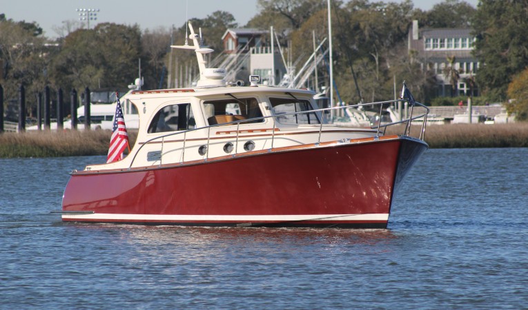 42 Vicem starboard bow