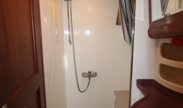 42 Vicem full separate shower