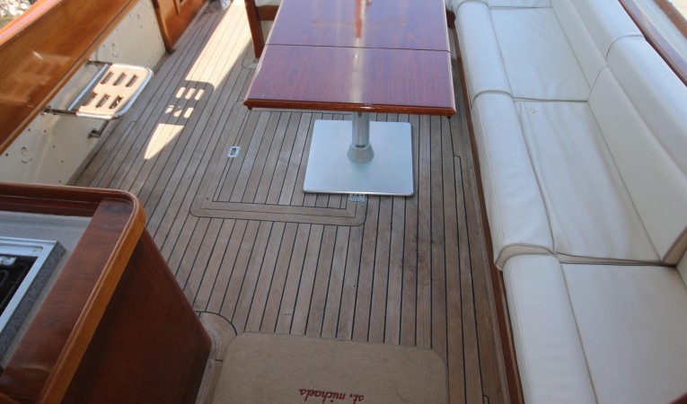 42 Vicem cockpit facing aft