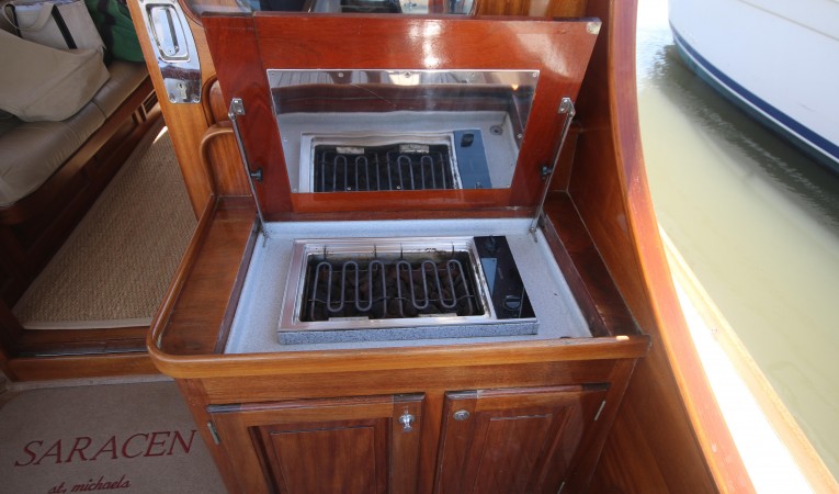 42 Vicem covered grill cabinet