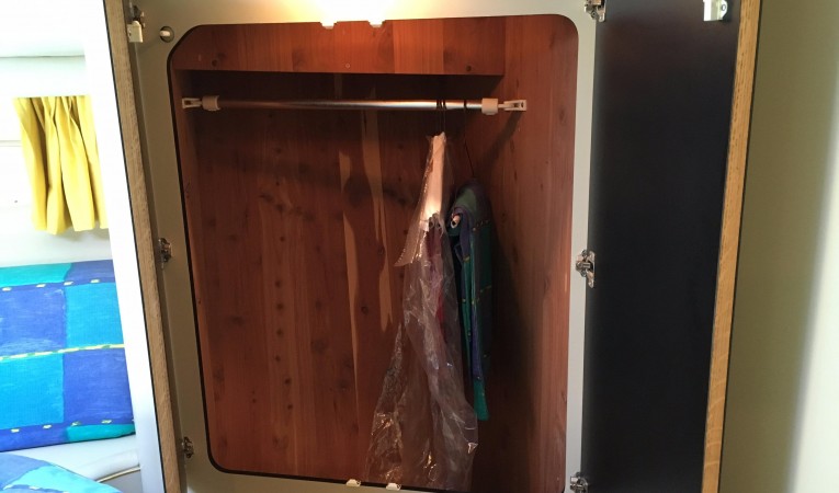 40 Sea Ray Master Hanging Locker