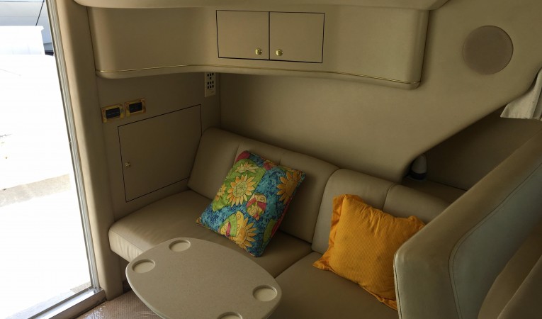 40 Sea Ray Salon Port Side