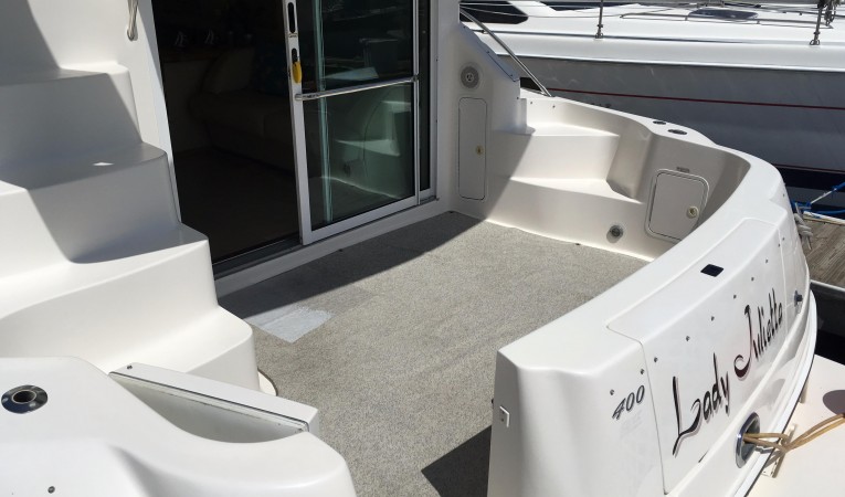 40 Sea Ray Cockpit 2