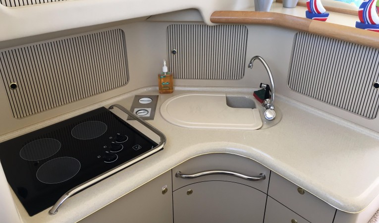 40 Sea Ray Galley 2