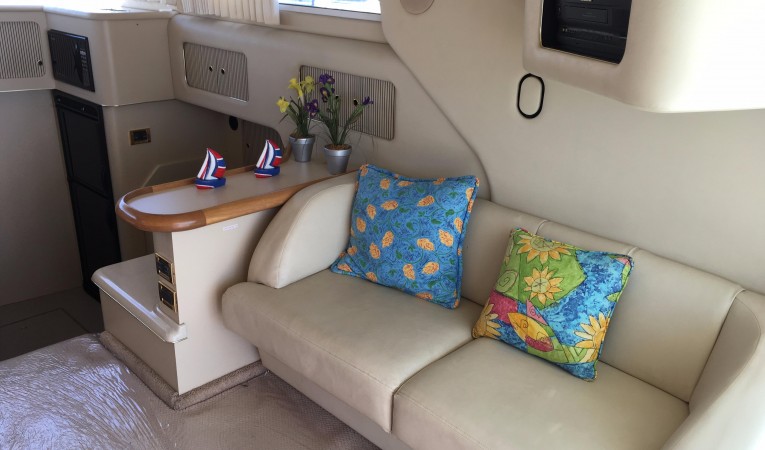 40 Sea Ray Salon Starboard Side