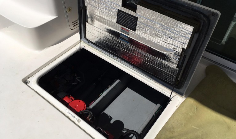 40 Sea Ray Engine Access