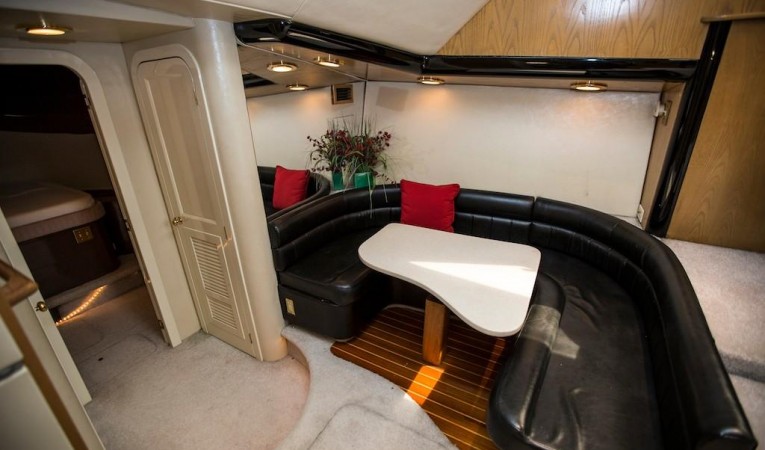 45 Hatteras Lower Salon