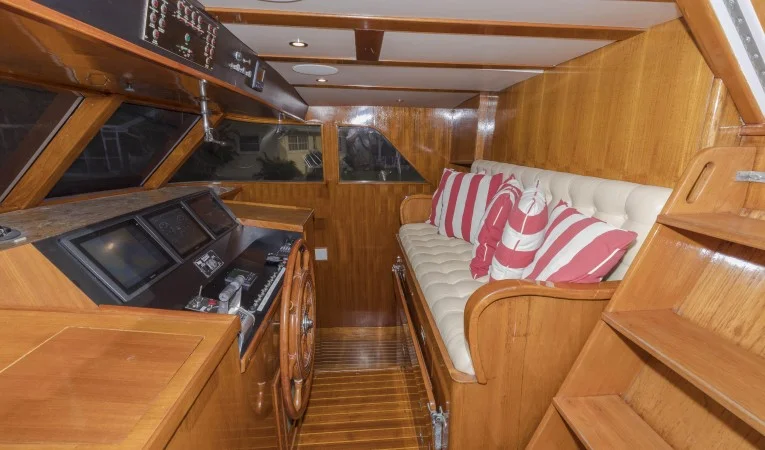 82 Broward Pilothouse