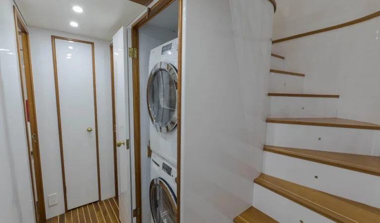 82 Broward Laundry - new in 2017