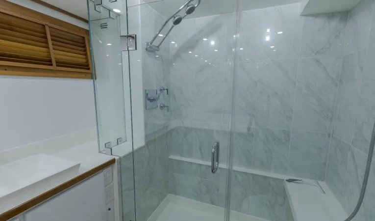 82 Broward Master shower