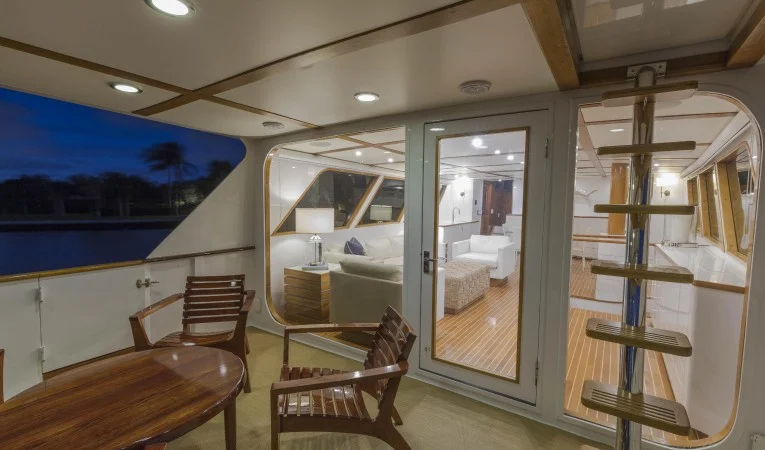 82 Broward Aft deck