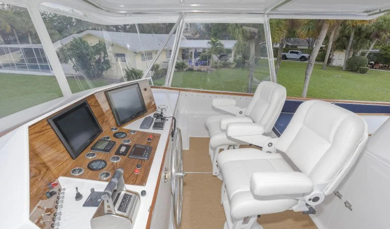 82 Broward Flybridge helm