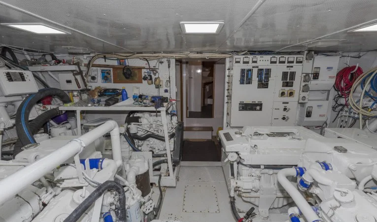 82 Broward Engine room