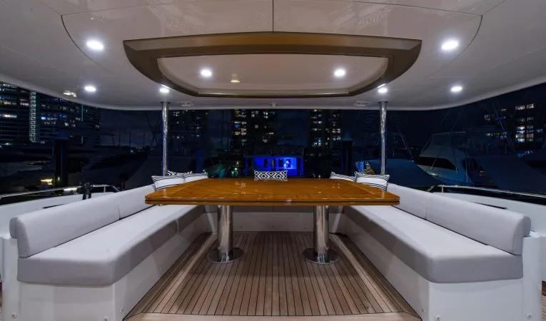 100 Ocean Alexander Aft Deck