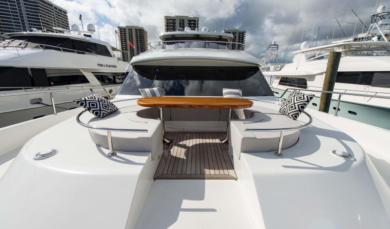 100 Ocean Alexander Bow Seating