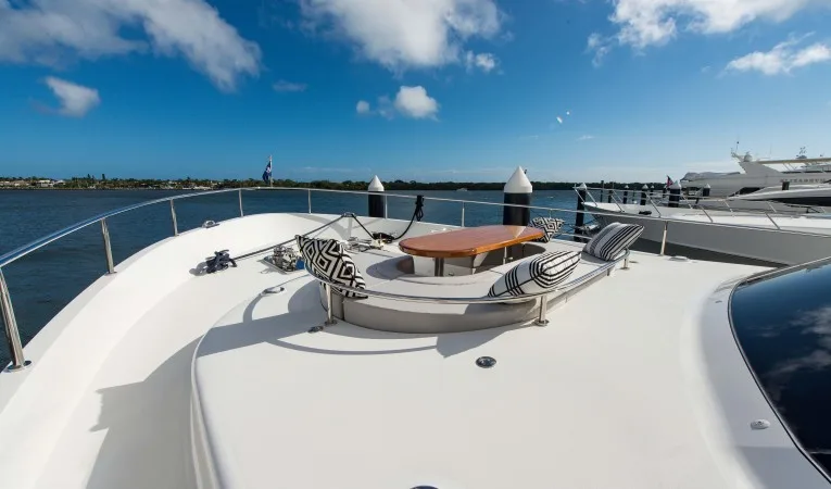 100 Ocean Alexander Bow