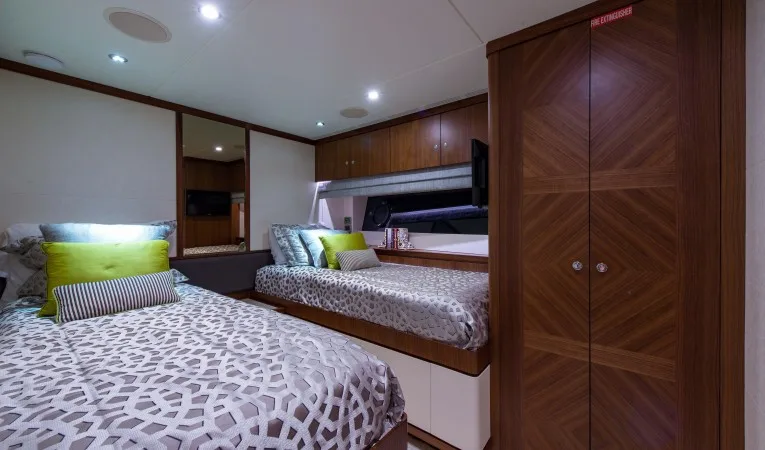 100 Ocean Alexander Port Guest Stateroom