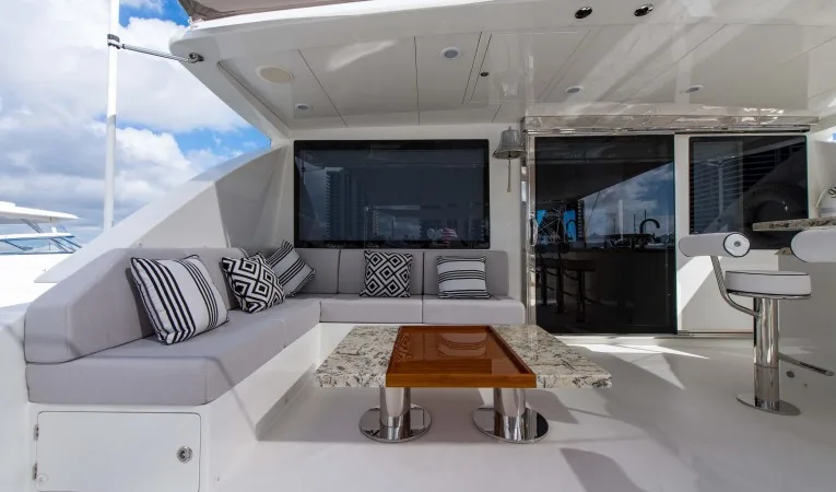 100 Ocean Alexander Bridge Deck