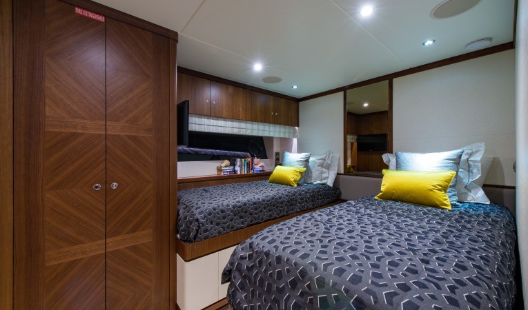 100 Ocean Alexander Starboard Guest Stateroom