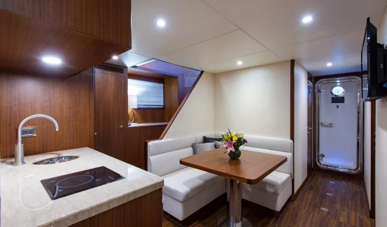 100 Ocean Alexander Crew Lounge