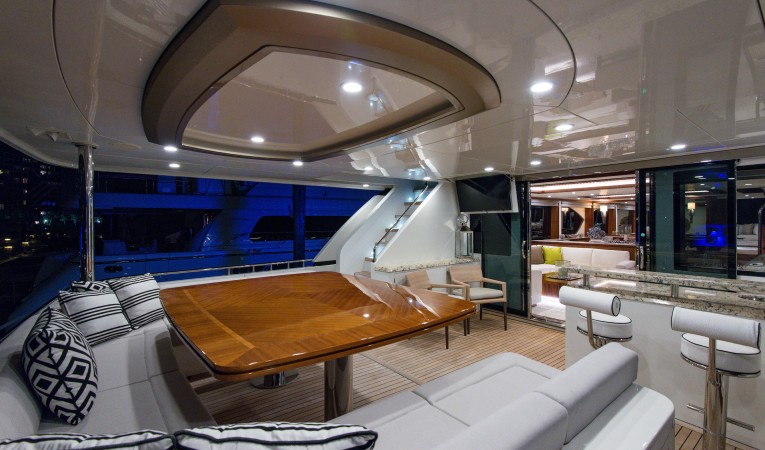 100 Ocean Alexander Aft Deck