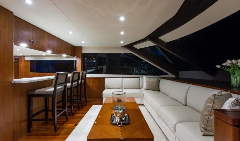 100 Ocean Alexander Forward Lounge