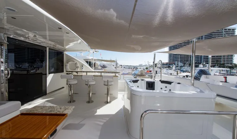 100 Ocean Alexander Bridge Deck