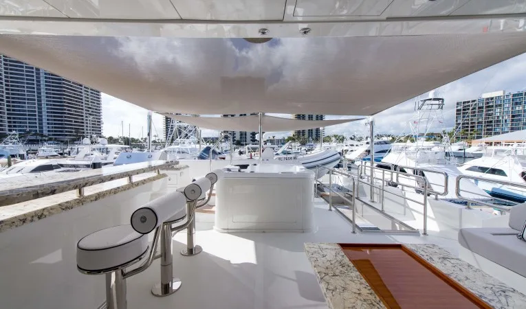 100 Ocean Alexander Bridge Deck