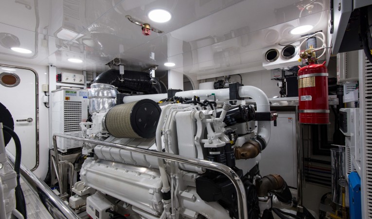 100 Ocean Alexander Engine Room