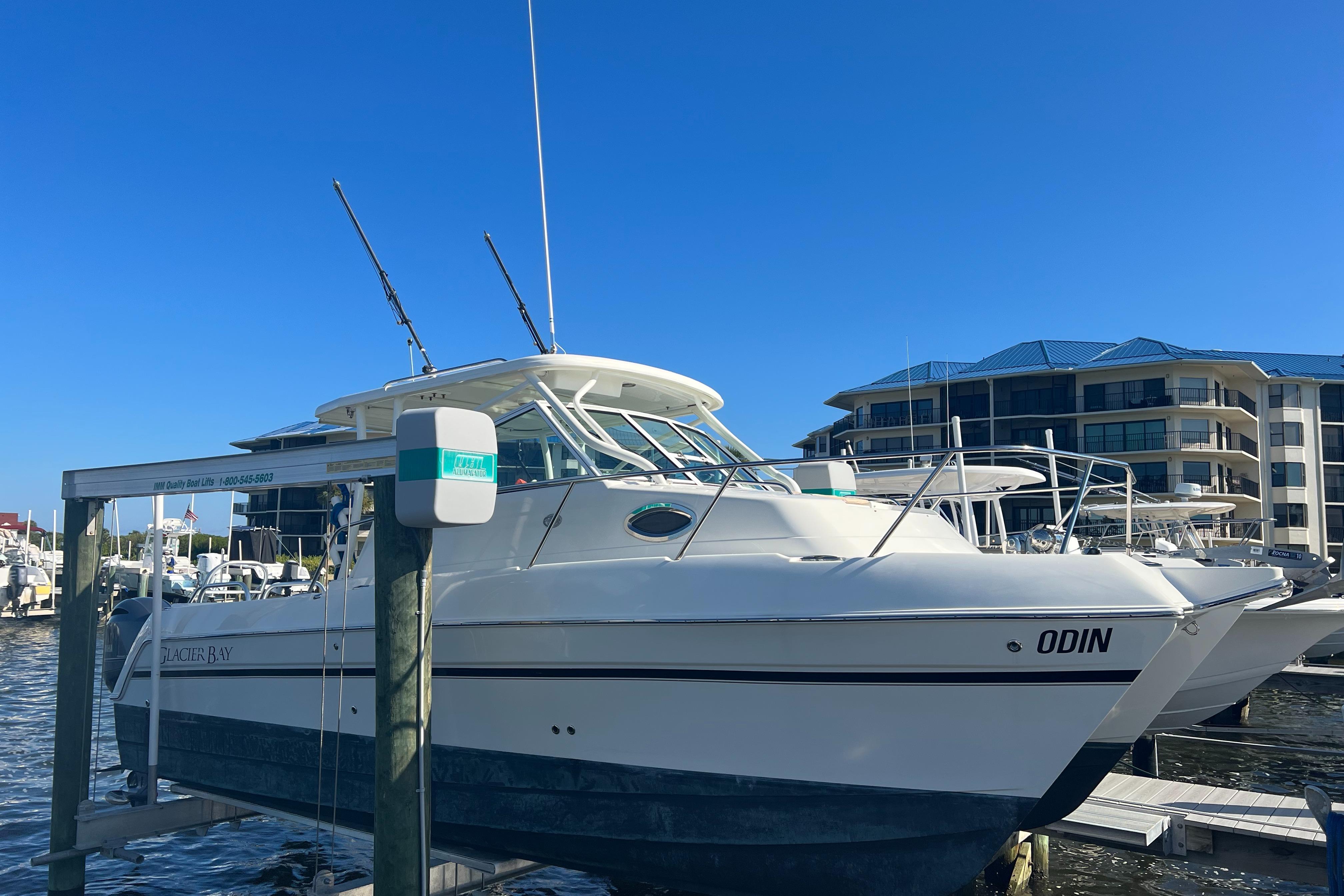 27' glacier bay catamaran