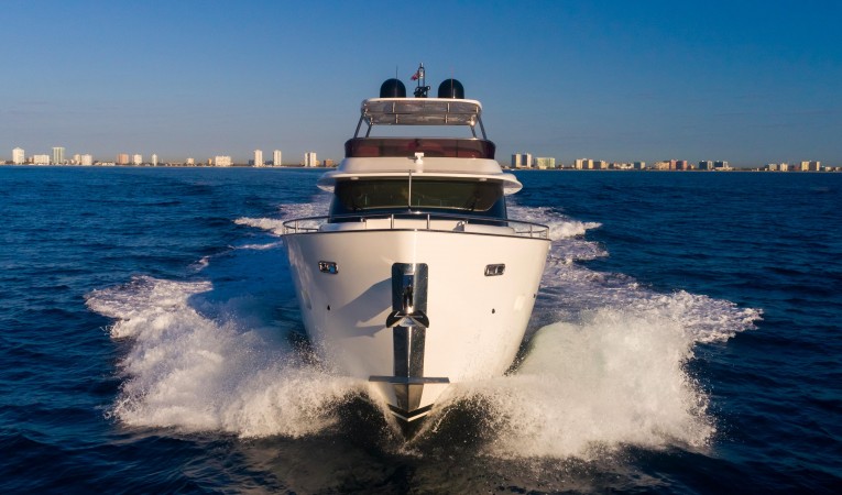 76 Azimut 