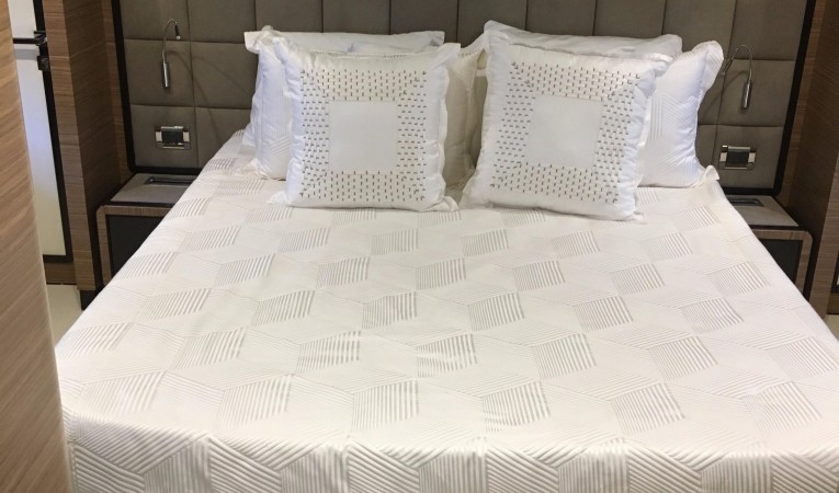 76 Azimut Master Cabin