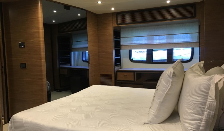 76 Azimut Master Cabin