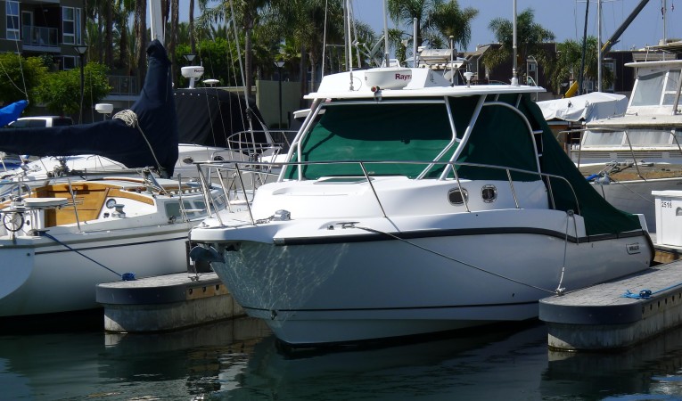 30 Boston Whaler 