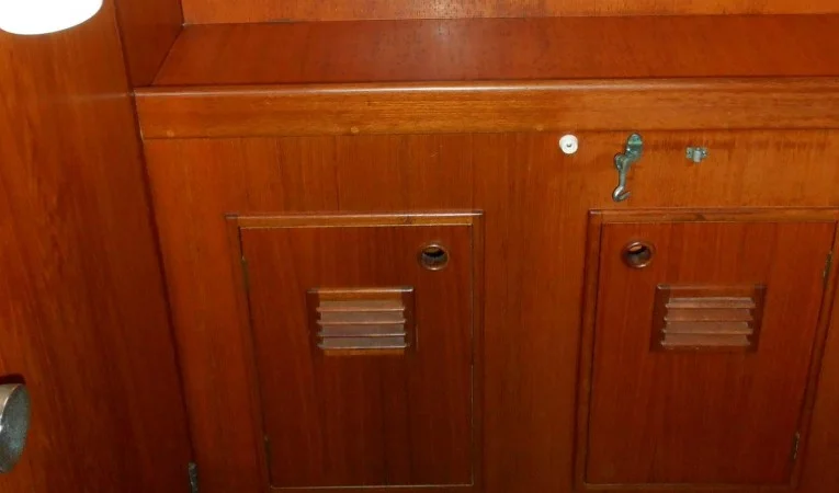 43 Nautor Swan Storage opposite forward head