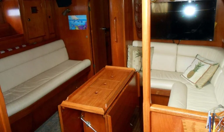 43 Nautor Swan Salon