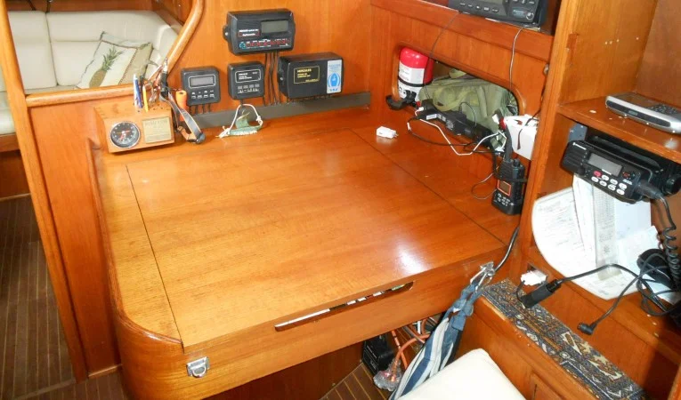 43 Nautor Swan Chart table