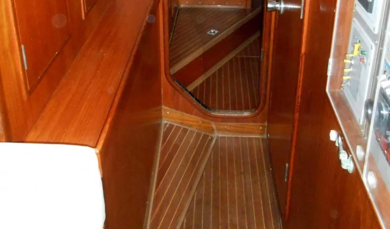 43 Nautor Swan View to aft cabin