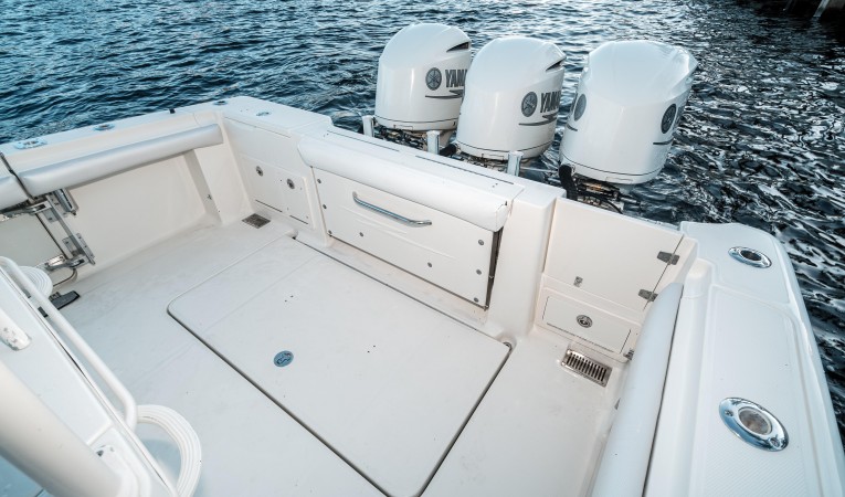 34 Hydra-Sports Cockpit 1