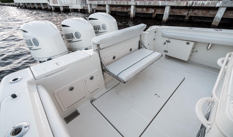 34 Hydra-Sports Cockpit 3