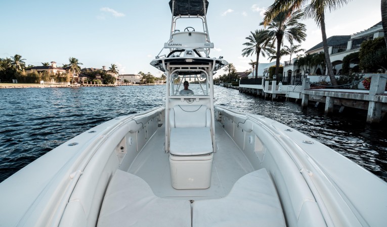 34 Hydra-Sports Bow Facing Aft