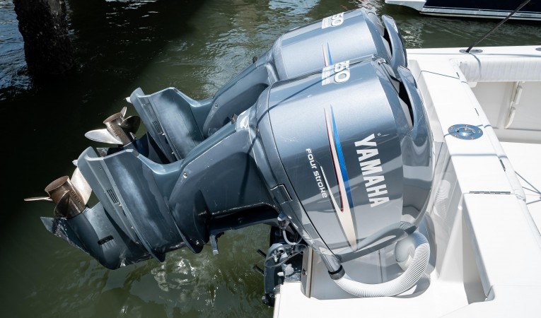 29 Jupiter Twin Yamaha 250HP 4-Strokes