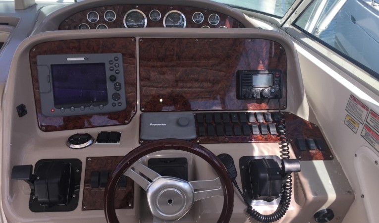 34 Sea Ray Lower Helm