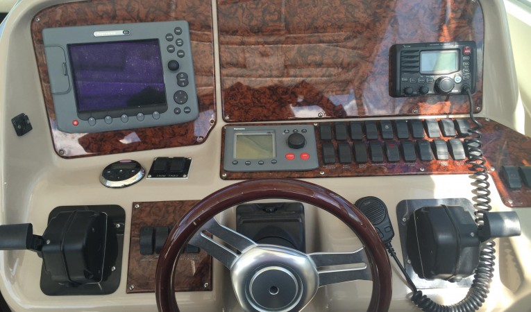 34 Sea Ray Lower Helm 2