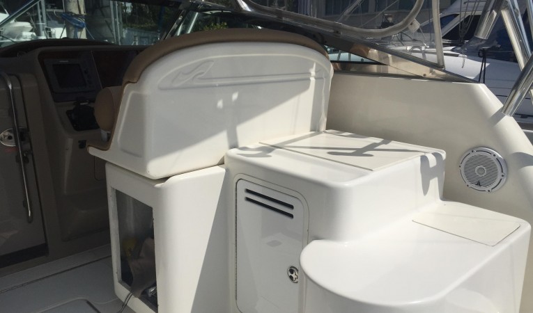 34 Sea Ray Stbd Seat and Cockpit Grill
