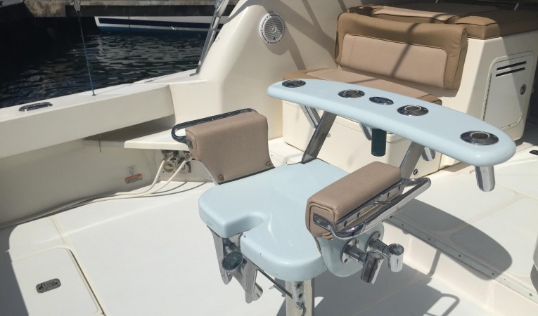 34 Sea Ray Blue Water Chair 2